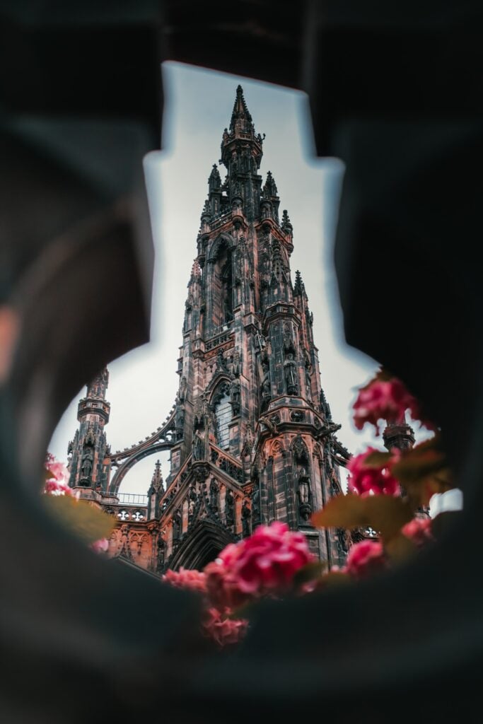 Scott Monument - Historical Tour of Scotland 