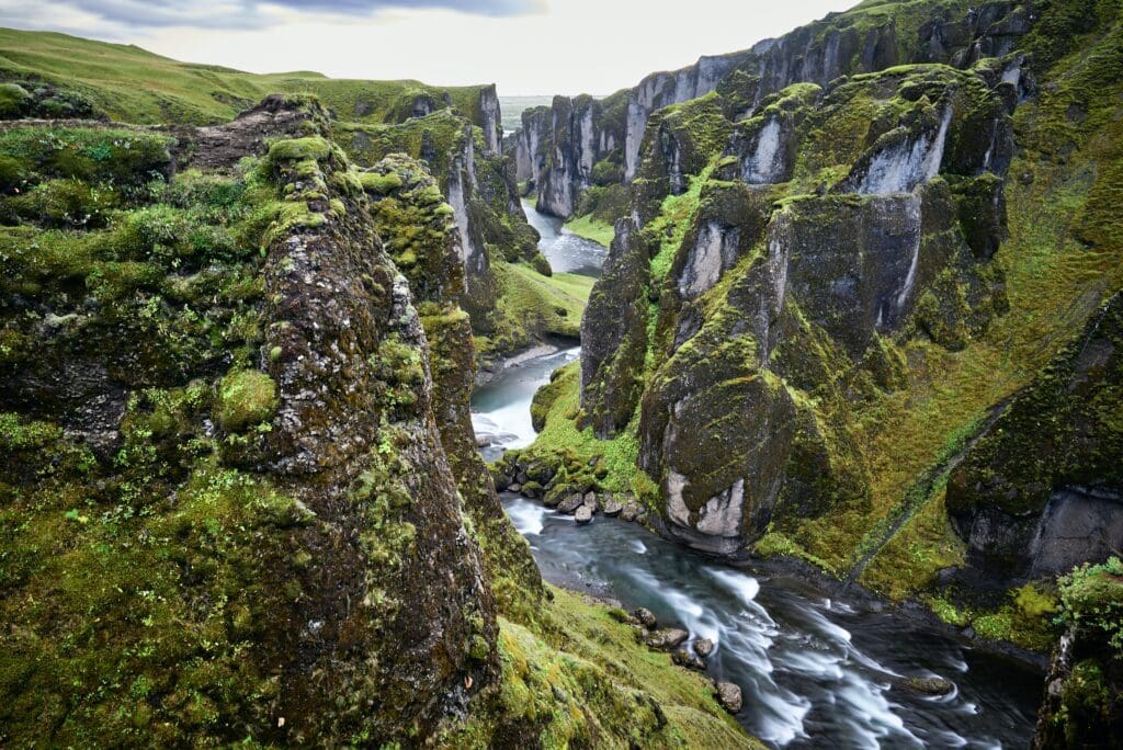 Fjadrargljufur Canyon
