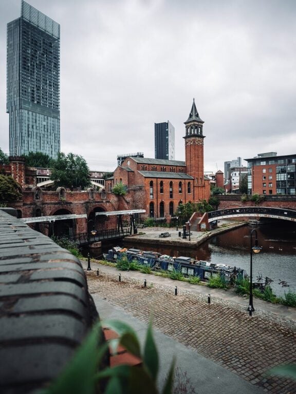 Manchester old buildings 