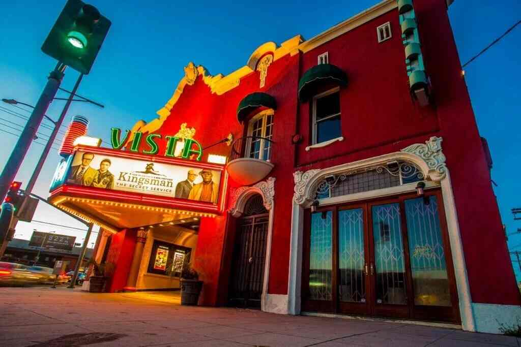 Cinema from the early '20s is located on Sunset Drive. Most famous movie locations in Los Angeles