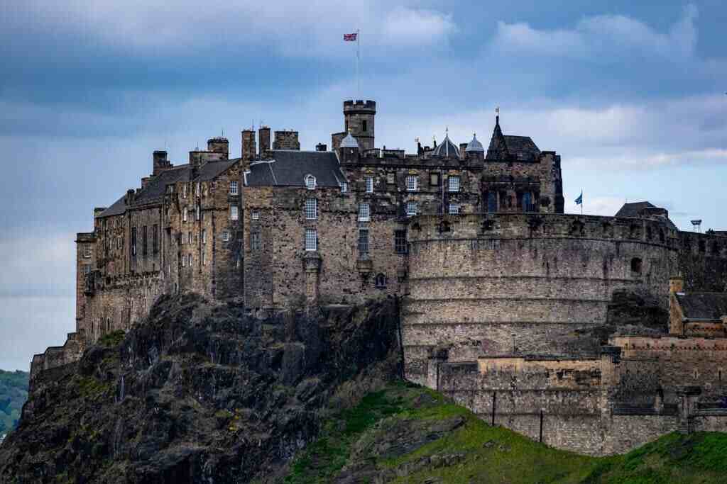 Edinburgh Castle - Historical Tour of Scotland