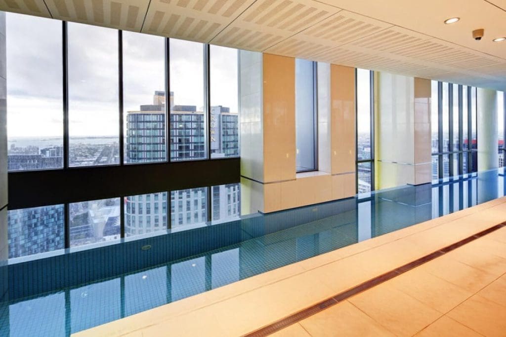 Situ Serviced Apartments in Melbourne, Australia - luxury swimming pool