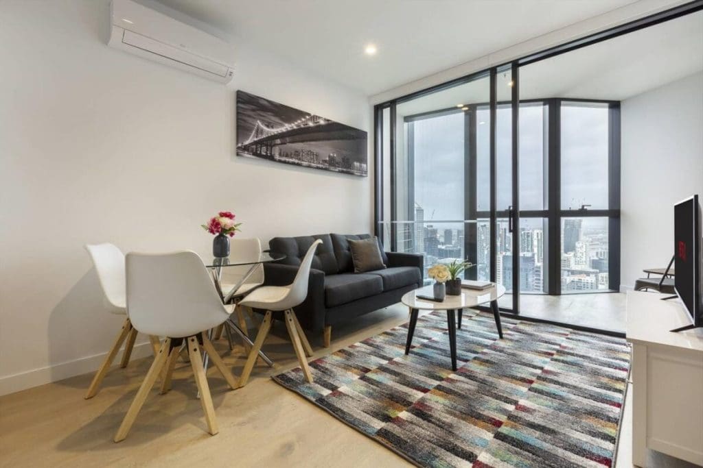  La Trobe Street Apartments - Situ serviced apartments - lounge room
