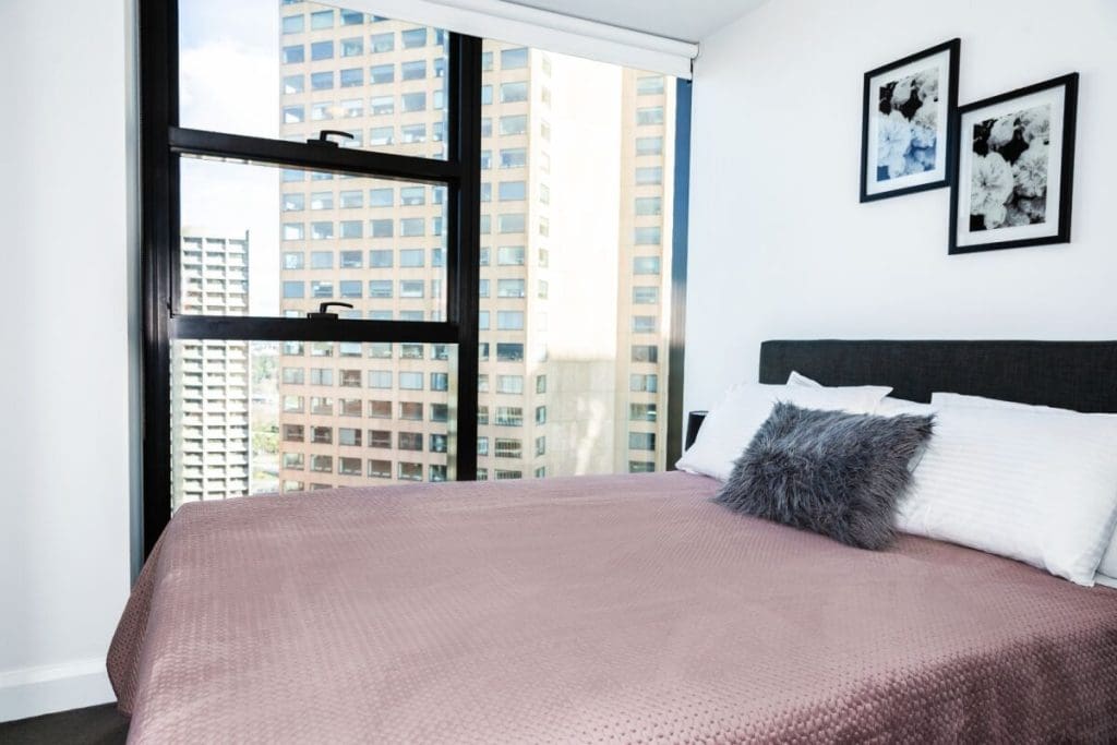 Little Collins Street Apartments - bedroom - Melbourne