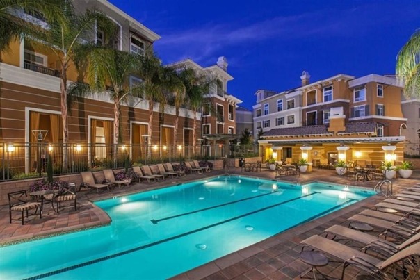 Verdant Apartments with swimming pool - Situ serviced apartments in California
